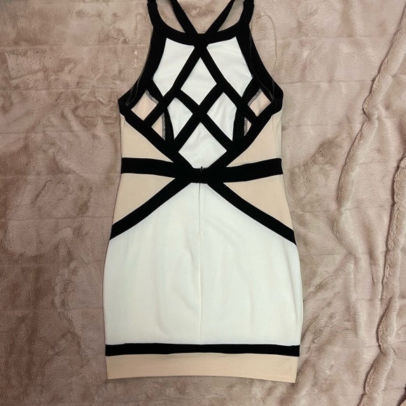 Entry dress size L SOLD - Picture 2 of 3